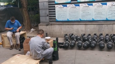 疊片污水處理器，正在裝配